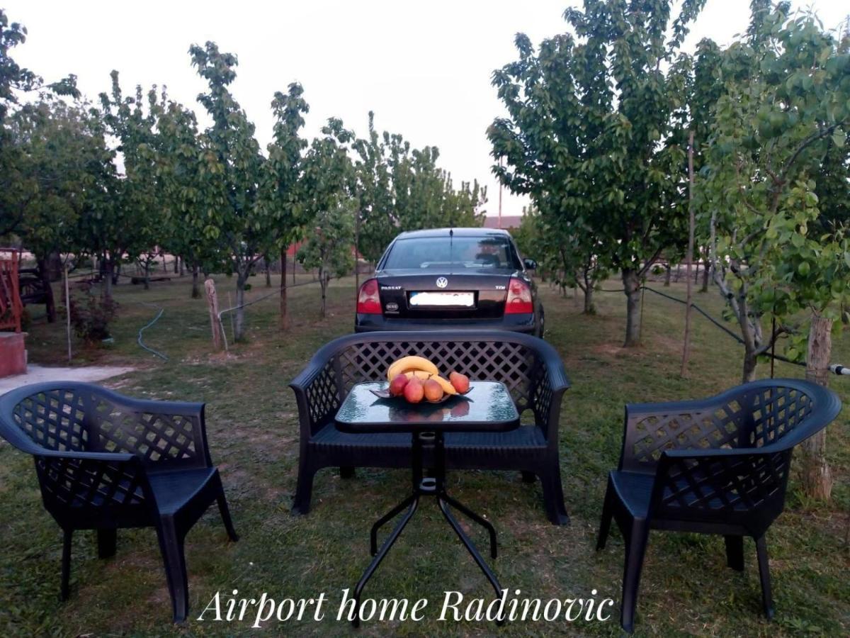 Airport Home Radinovic Podgorica Esterno foto